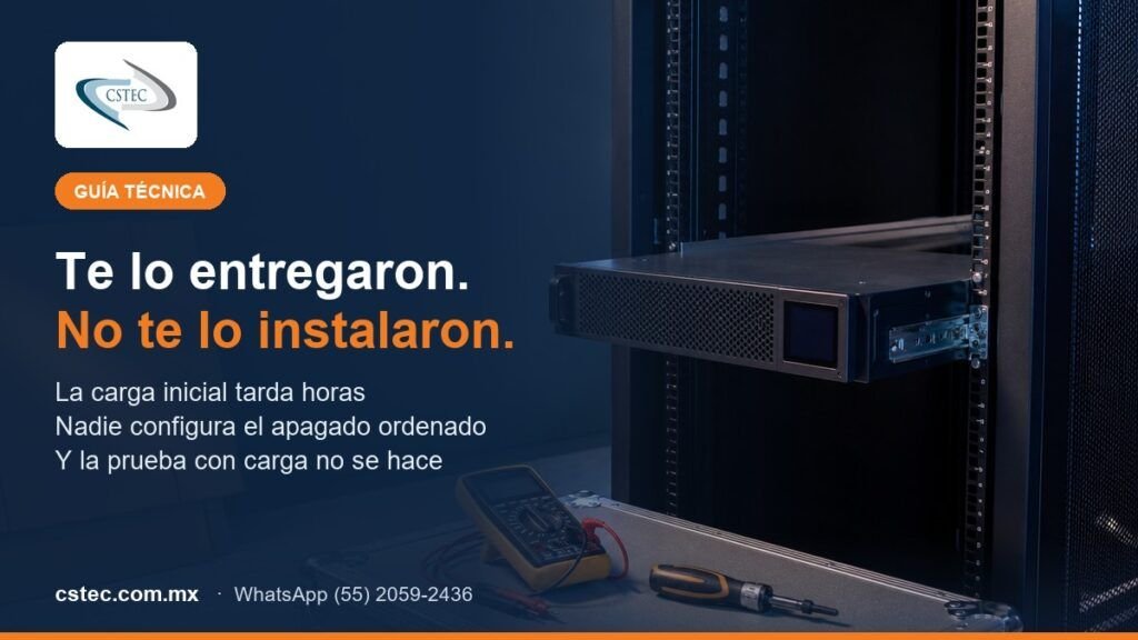 Cómo instalar un UPS: técnico montando el equipo en el rack de una empresa en CDMX
